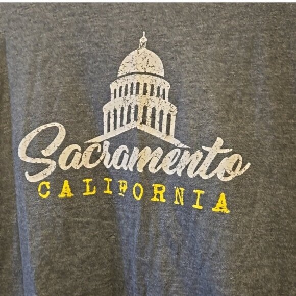 Sacramento California T-Shirt - Picture 2 of 2